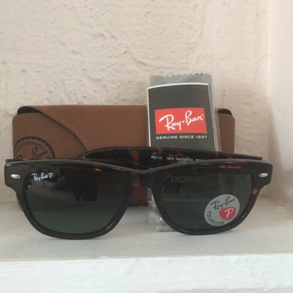 NWT Ray-Ban New Wayfarers Polarized RB2132 902/58